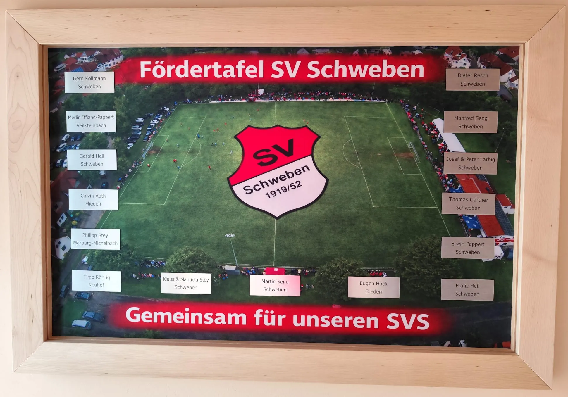 <p>Da auf unserer schönen neuen Fördertafel noch Platz für weitere Namen ist besteht aktuell noch die Möglichkeit sich für diese Saison zu verewigen.Dazu einfach das Dokument (link Föderantrag) ausfüllen und bei Christian Birkenbach einzuwerfen.<br><br>Wir würden uns sehr über weitere Förderer freuen.</p>